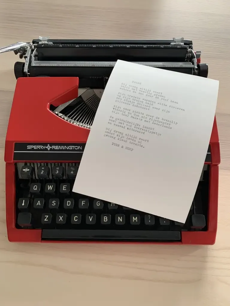 Voorbeeld eindproduct: gedicht getypt op papier